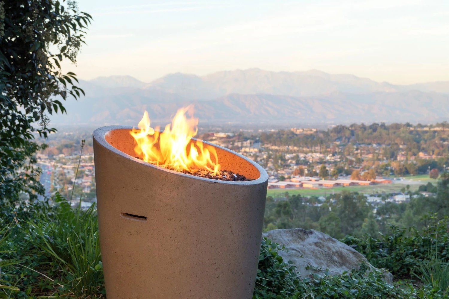 American Fyre Designs Eclipse 23-Inch Fire Urn 5 American Fyre Designs Eclipse 23-Inch Fire Urn - Image 3