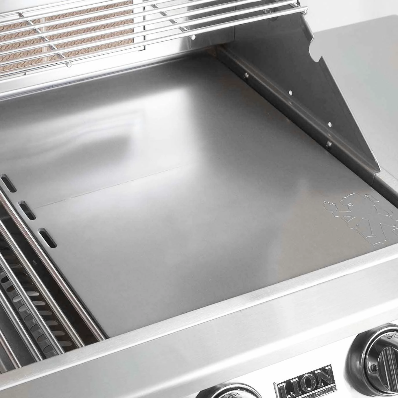 Lion L90000 40-Inch Stainless Steel Freestanding Gas Grill - L90000 9 Lion L90000 40-Inch Stainless Steel Freestanding Gas Grill - L90000 - Image 7
