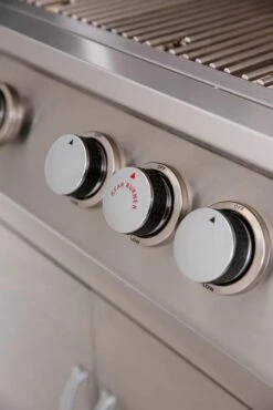 Summerset Sizzler 26-Inch 3-Burner Built-In Gas Grill - SIZ26 -BBQDIRECT Sales sizzlerrearbunerknob 2