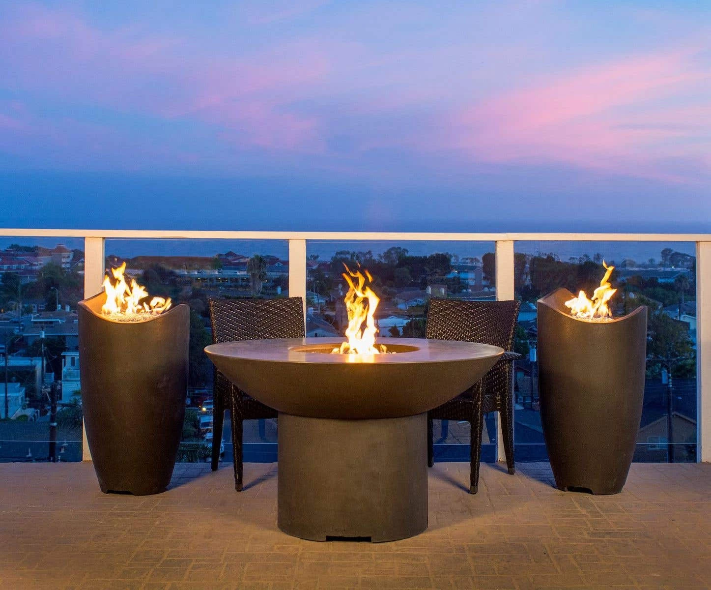 American Fyre Designs Wave 20-Inch Fire Urn 4 American Fyre Designs Wave 20-Inch Fire Urn - Image 2